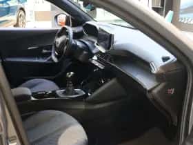 Peugeot 2008 (2025) thumbnail 5