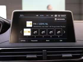 Peugeot 3008 (2019) thumbnail 35
