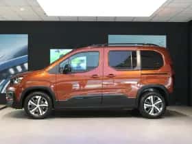 Peugeot Rifter (2022) thumbnail 2