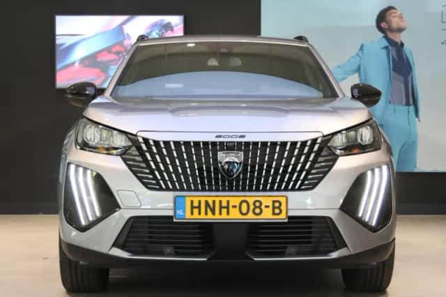 Peugeot e-2008 (2025) thumbnail 6