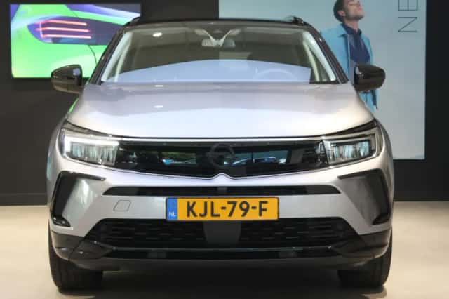 Opel Grandland (2024) thumbnail 5