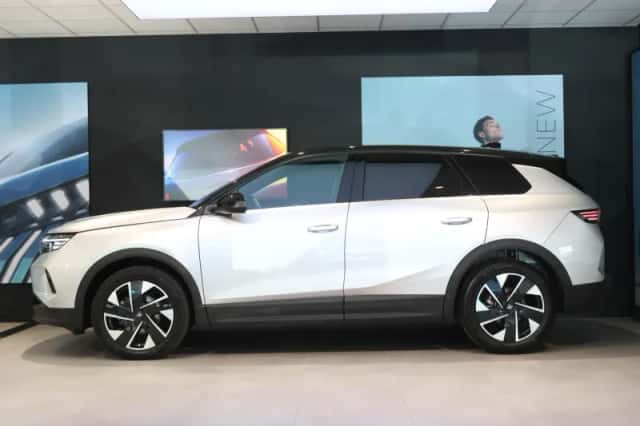 Opel Grandland (2025) thumbnail 2