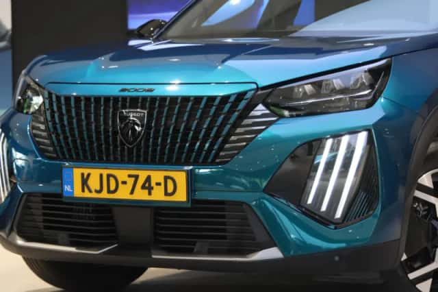 Peugeot 2008 (2025) thumbnail 5