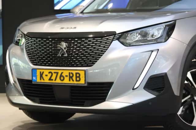 Peugeot 2008 (2020) thumbnail 6