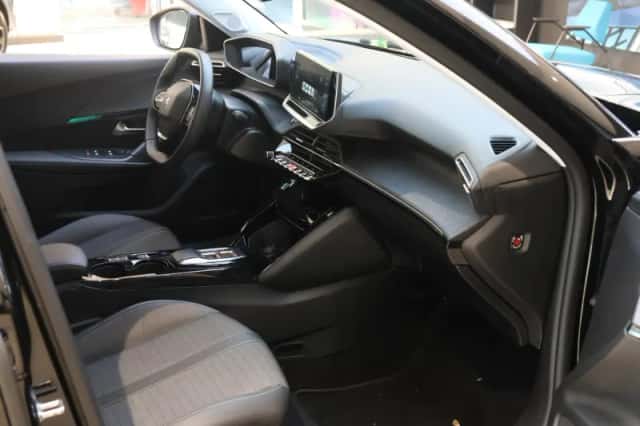 Peugeot e-2008 (2022) thumbnail 6