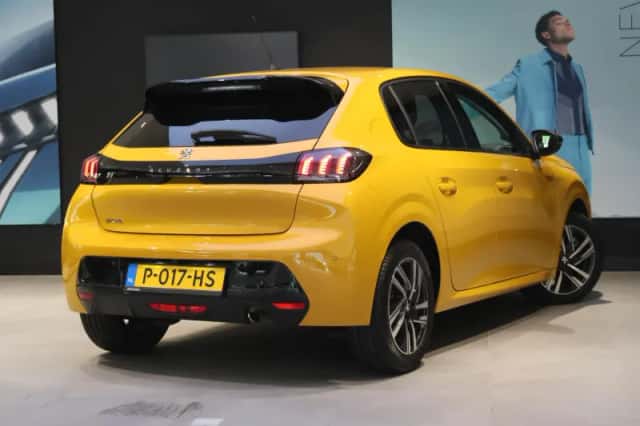 Peugeot 208 (2022) thumbnail 3