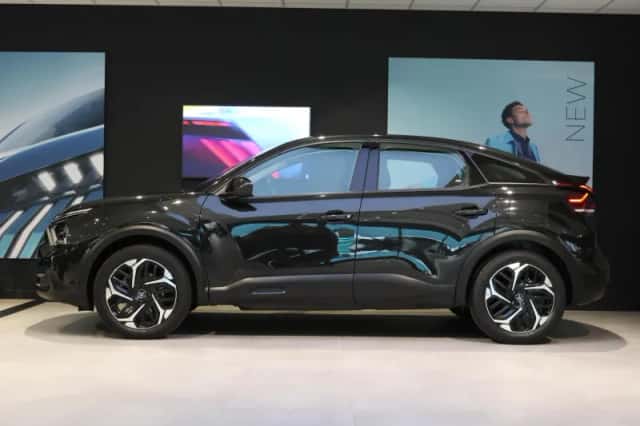 Citroën C4 (2021) thumbnail 2