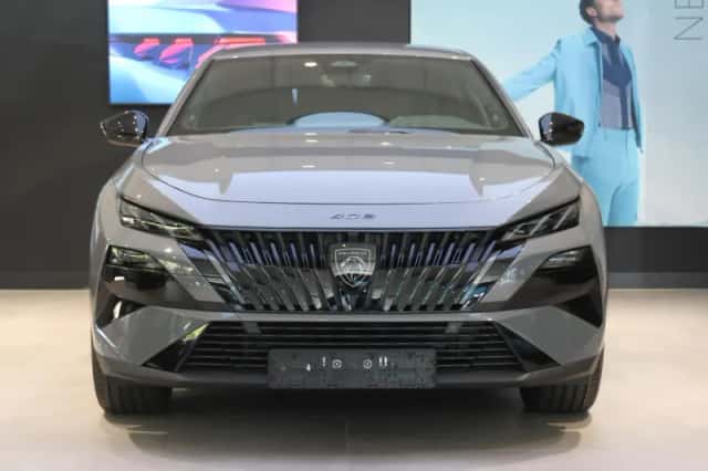 Peugeot 408 (2026) thumbnail 2