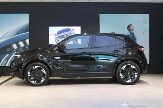 Opel Mokka-e (2025) thumbnail 2