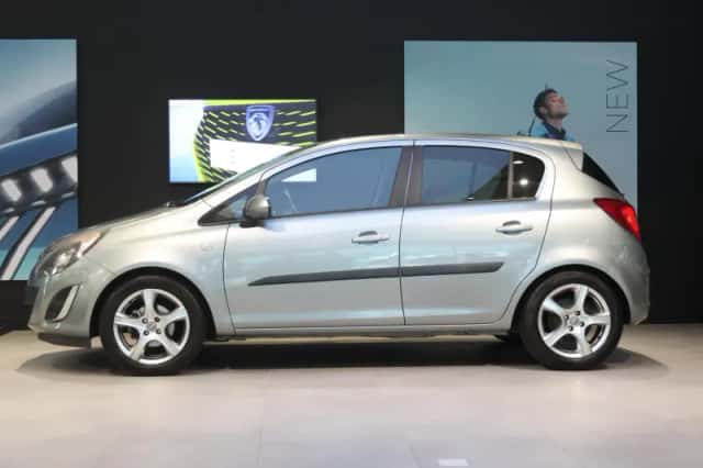 Opel Corsa (2014) thumbnail 2