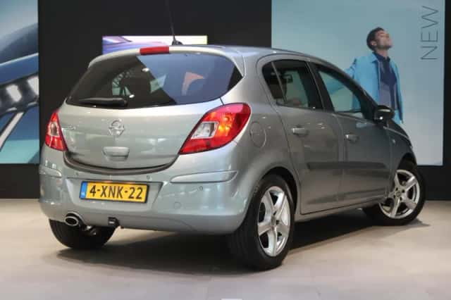 Opel Corsa (2014) thumbnail 3