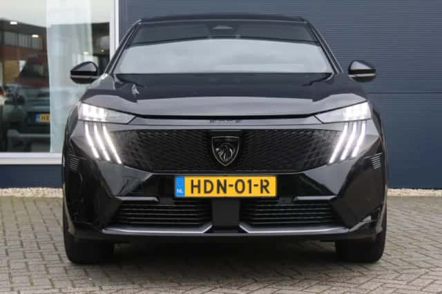 Peugeot e-3008 (2025) thumbnail 2