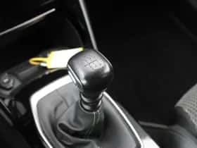 Peugeot 208 (2021) thumbnail 36