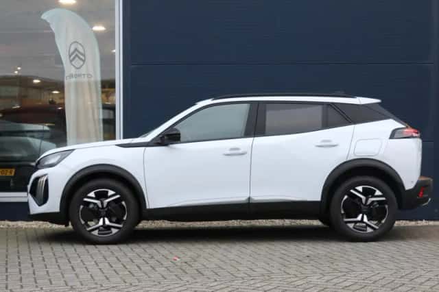 Peugeot 2008 (2025) thumbnail 2