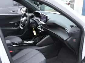 Peugeot 2008 (2025) thumbnail 8