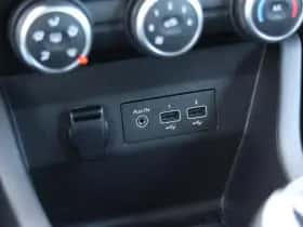 Renault Clio (2021) thumbnail 32