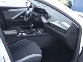 Opel Astra (2025) thumbnail 8