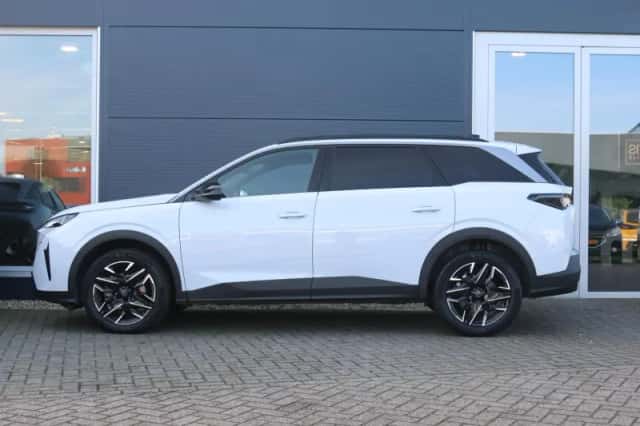 Peugeot 5008 (2025) thumbnail 2