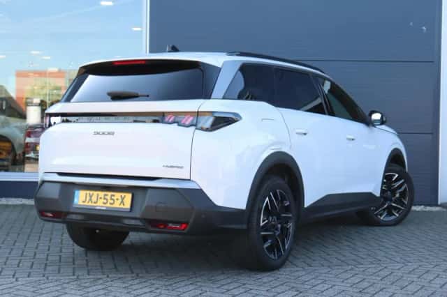 Peugeot 5008 (2025) thumbnail 3