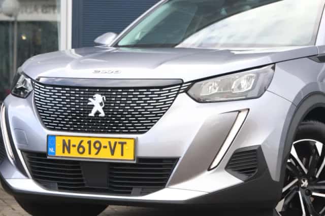Peugeot 2008 (2022) thumbnail 5