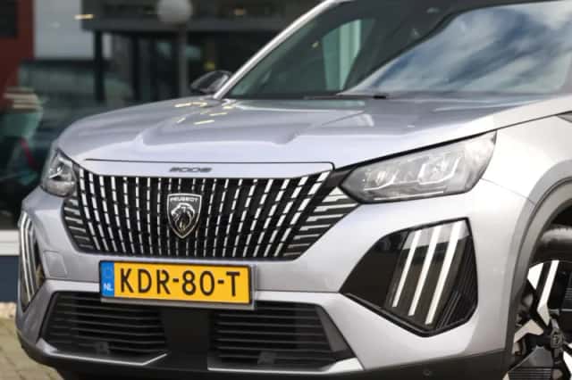 Peugeot 2008 (2025) thumbnail 5