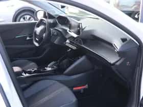 Peugeot 208 (2021) thumbnail 8