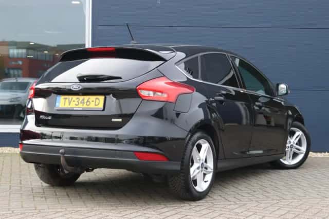 Ford Focus (2018) thumbnail 3