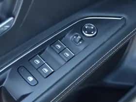 Peugeot 3008 (2021) thumbnail 21
