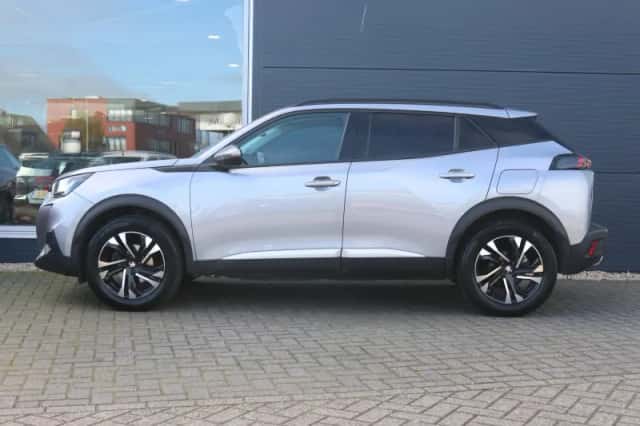 Peugeot 2008 (2021) thumbnail 2
