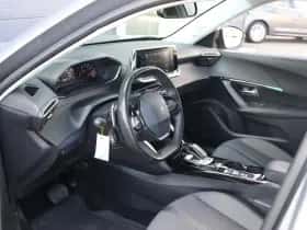 Peugeot 2008 (2021) thumbnail 10