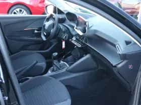 Peugeot 208 (2023) thumbnail 8