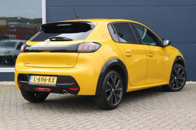 Peugeot 208 (2021) thumbnail 3