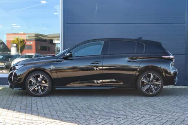 Peugeot 308 (2024) thumbnail 2