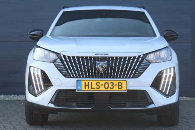 Peugeot e-2008 (2025) thumbnail 5