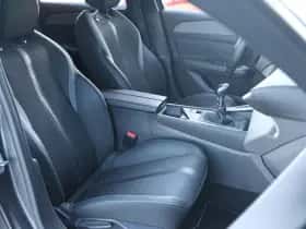 Peugeot 308 (2023) thumbnail 9