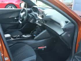 Peugeot e-2008 (2023) thumbnail 8