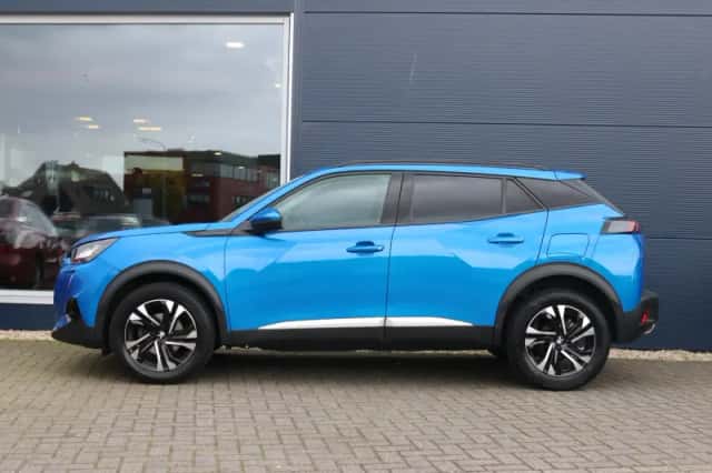 Peugeot 2008 (2021) thumbnail 2