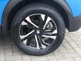 Peugeot 2008 (2021) thumbnail 19