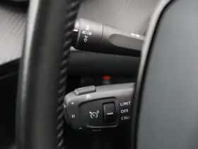 Peugeot 2008 (2021) thumbnail 25