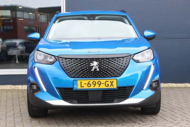 Peugeot 2008 (2021) thumbnail 4