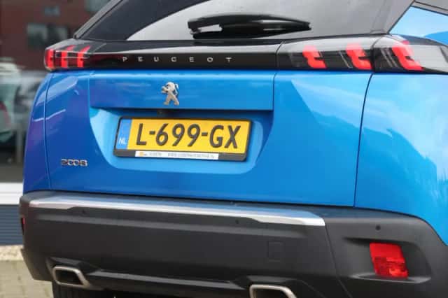 Peugeot 2008 (2021) thumbnail 6