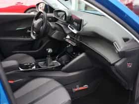 Peugeot 2008 (2021) thumbnail 8