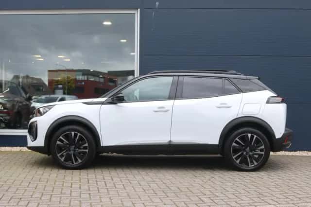 Peugeot 2008 (2024) thumbnail 2