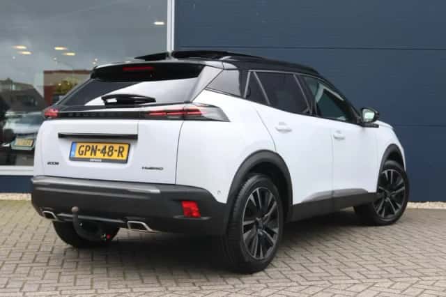 Peugeot 2008 (2024) thumbnail 3