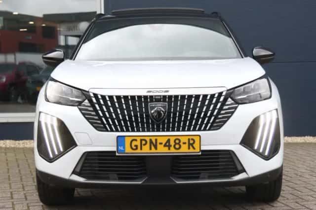 Peugeot 2008 (2024) thumbnail 4