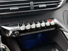 Peugeot 5008 (2020) thumbnail 21