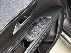 Peugeot 5008 (2020) thumbnail 35