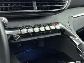 Peugeot 5008 (2021) thumbnail 24
