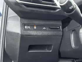 Peugeot 5008 (2021) thumbnail 32