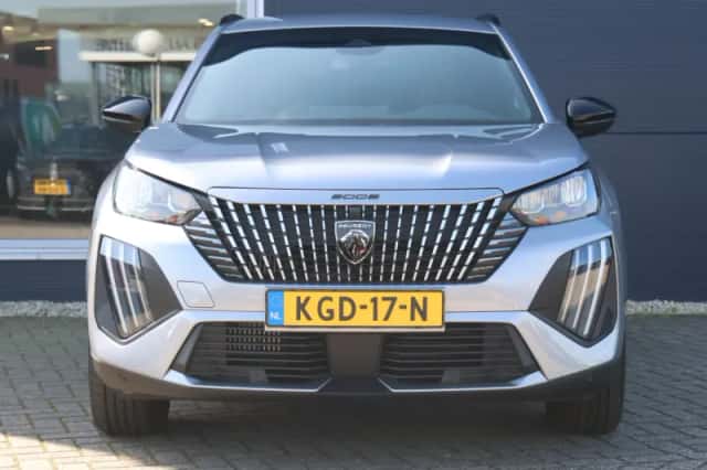 Peugeot 2008 (2025) thumbnail 4